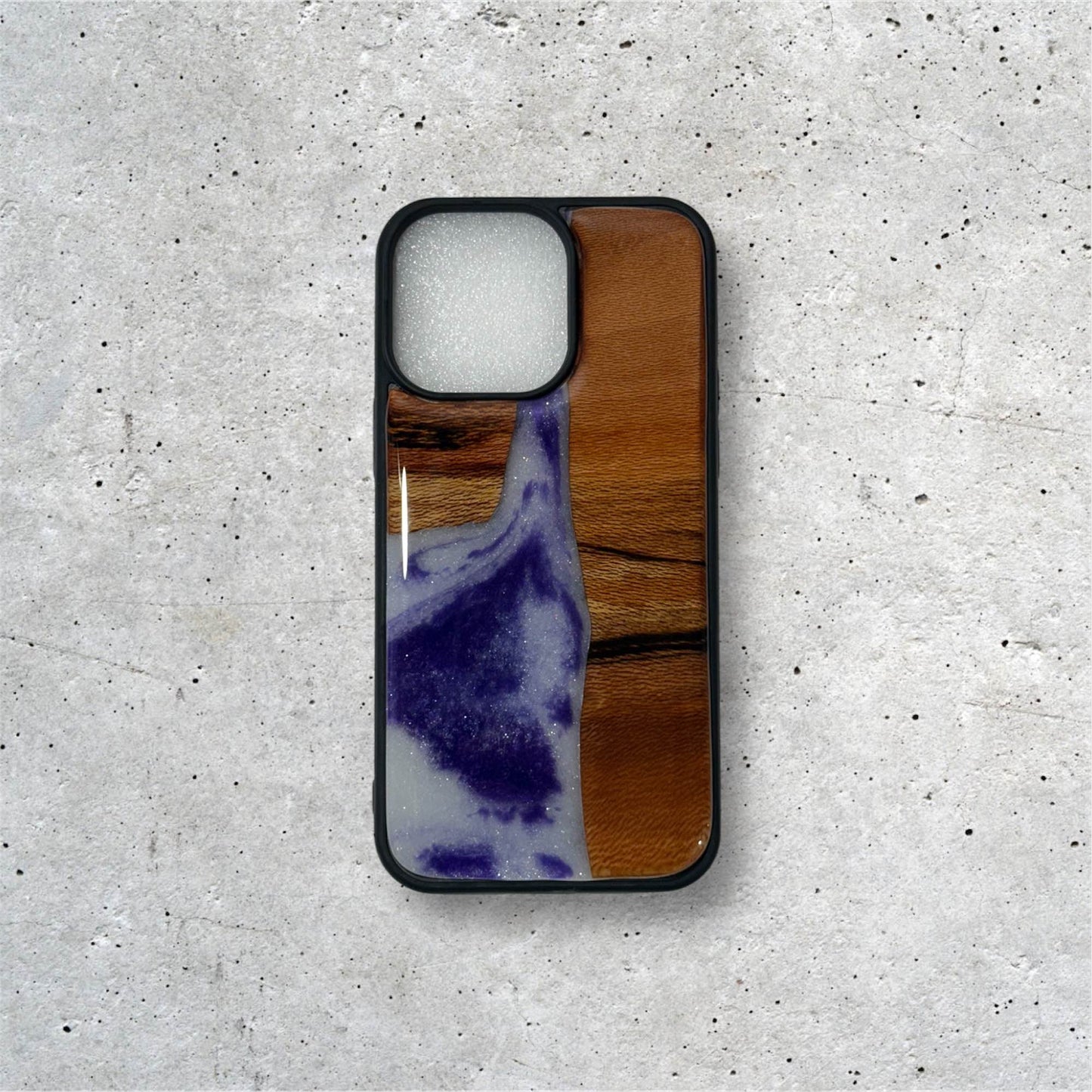 iPhone 14 Pro Max Purple & White