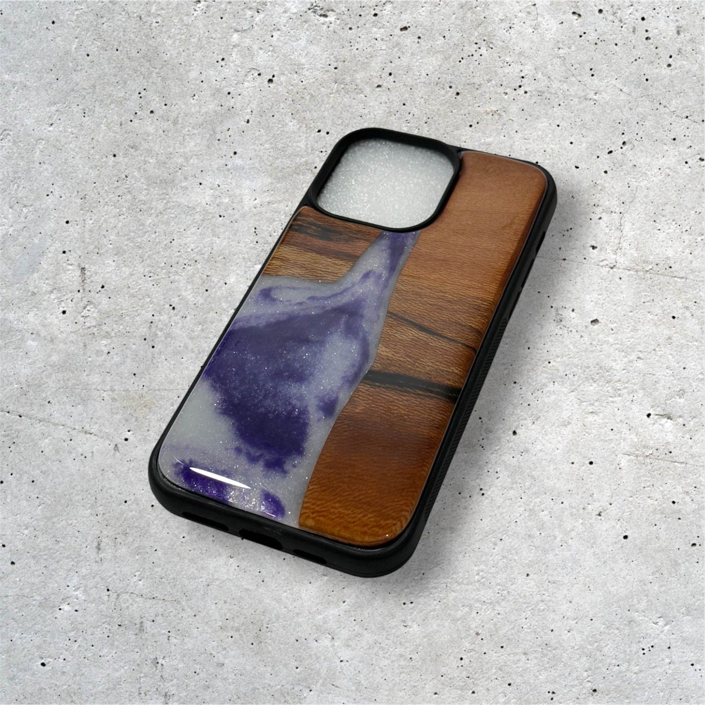 iPhone 14 Pro Max Purple & White