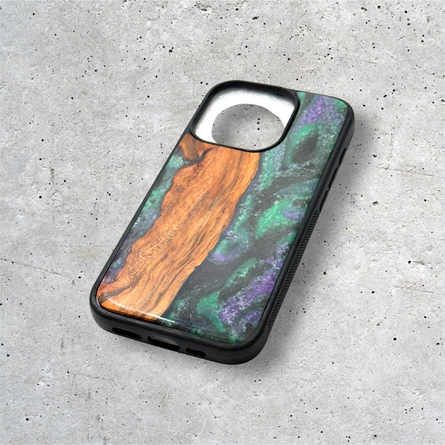 iPhone 15 Pro Case Peacock