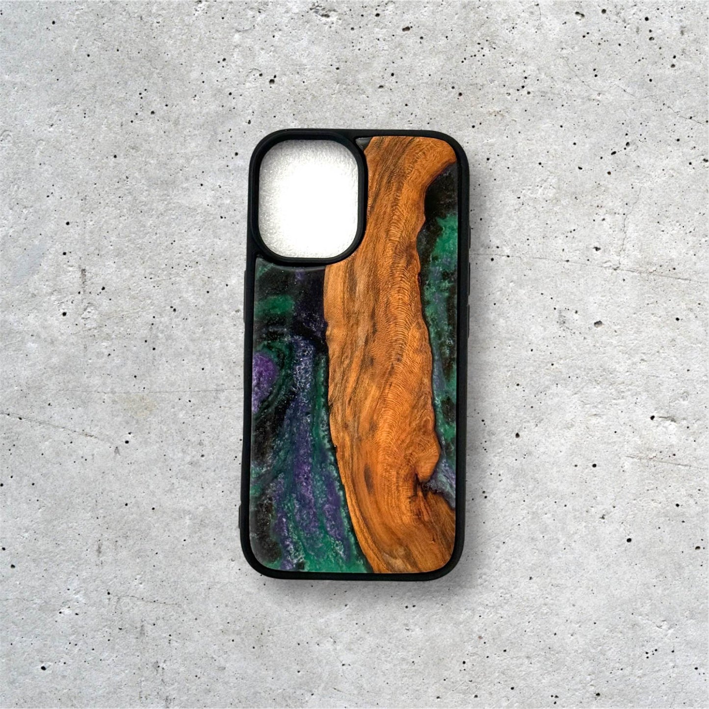 iPhone 16 Peacock