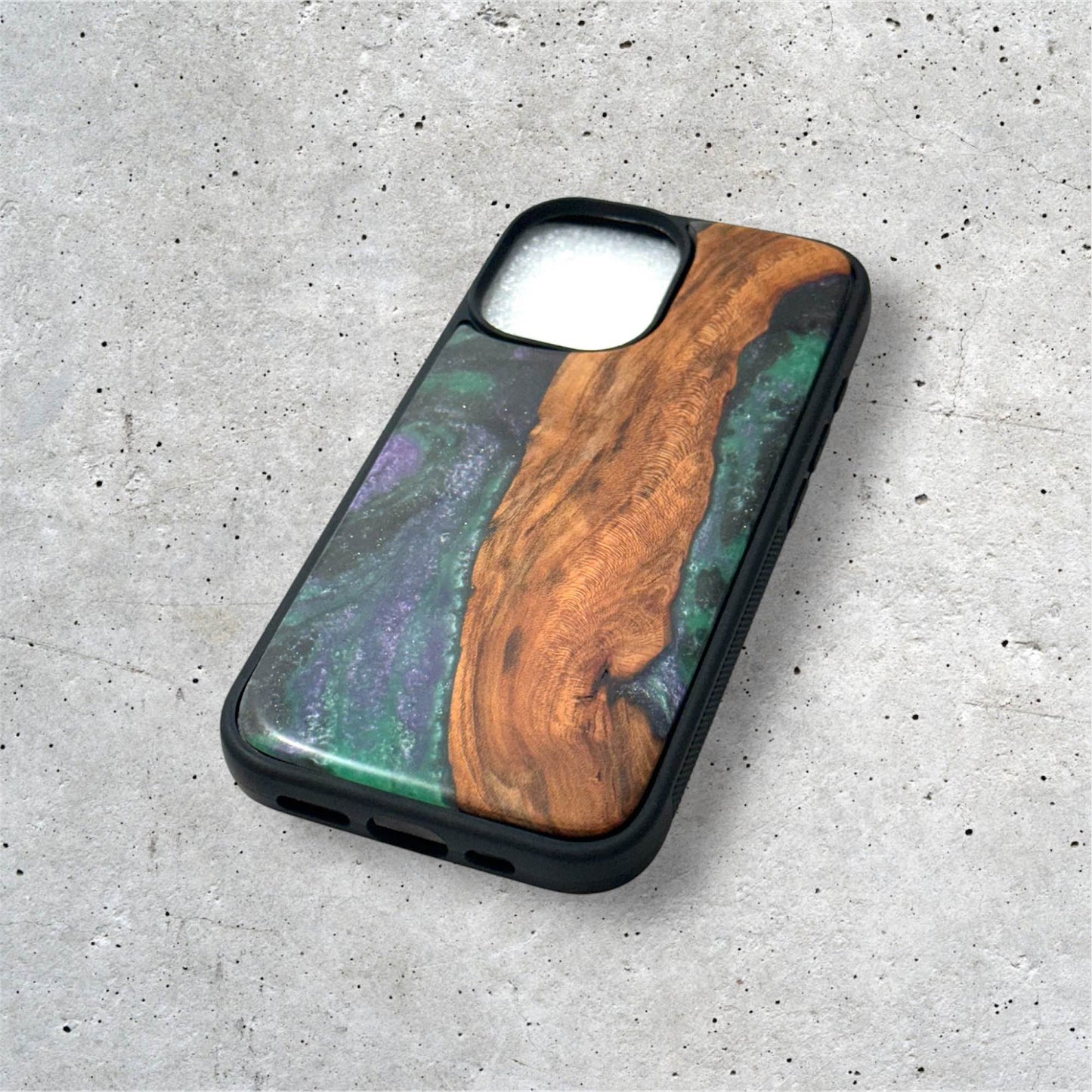 iPhone 16 Peacock